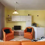 Apartman Yellow View By Halldis Gera Lario