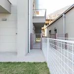 Yellow View By Halldis Apartman Gera Lario